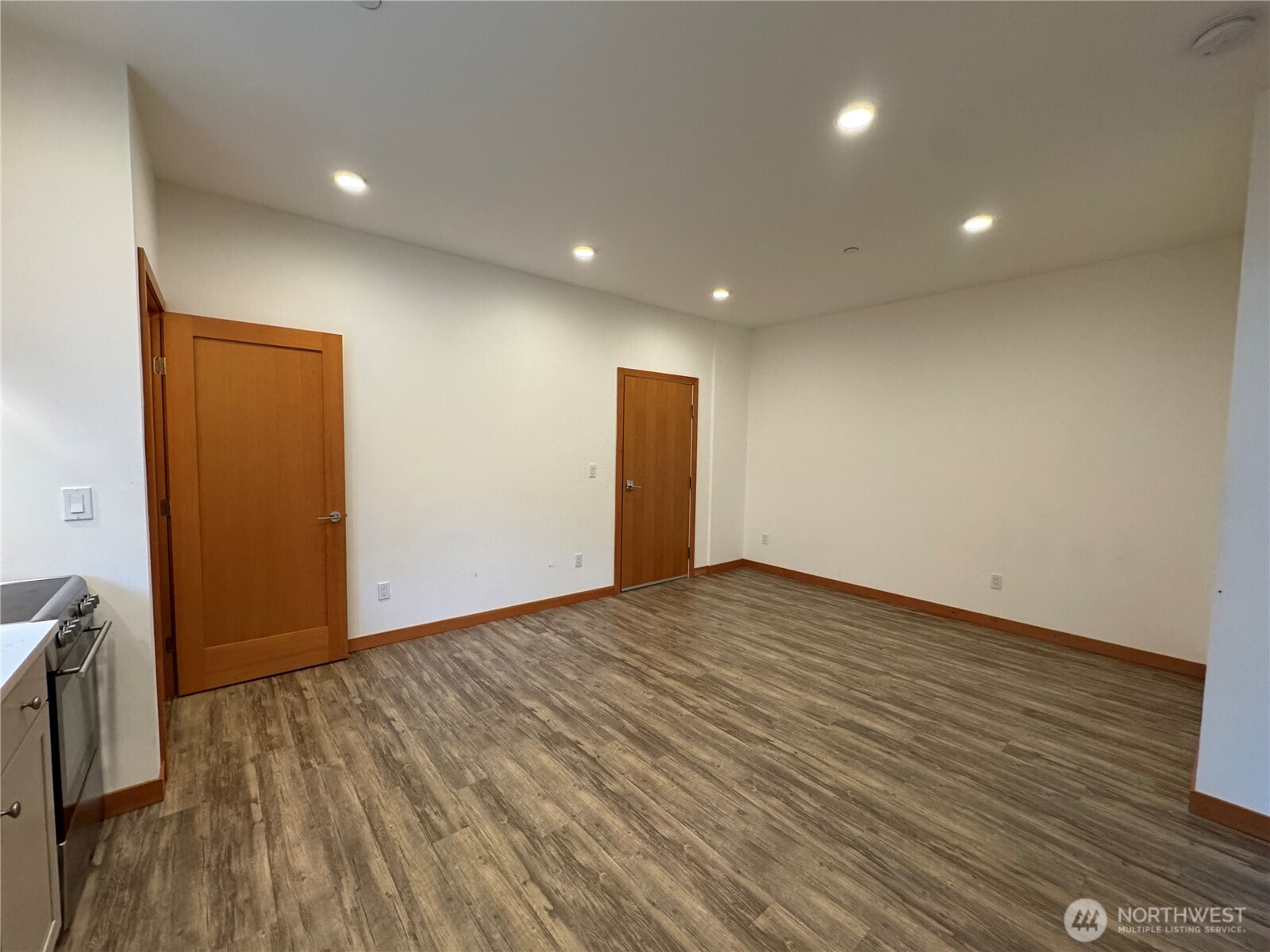 452 Pine Street Property Photo 25
