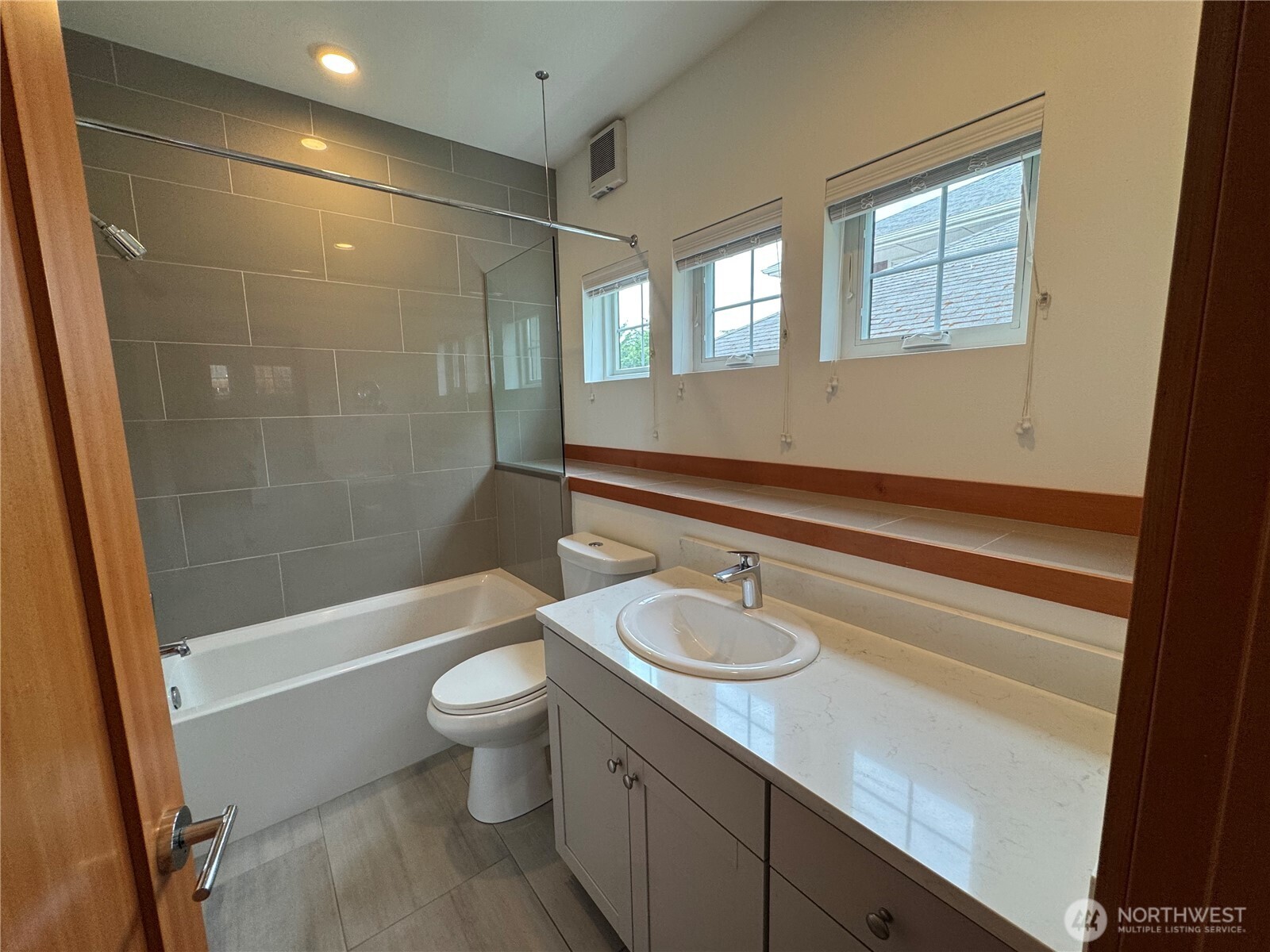 452 Pine Street Property Photo 30
