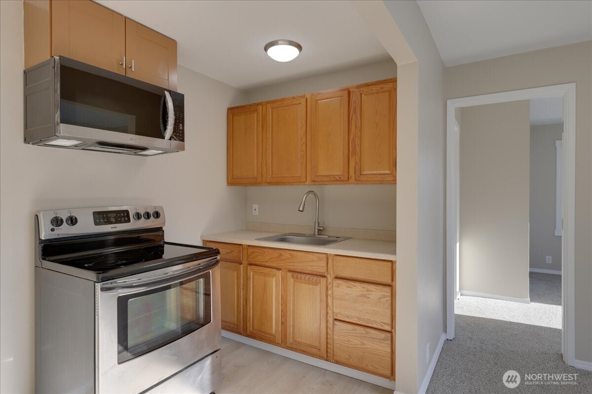 150 Hardie Avenue 1-6 Property Photo 2