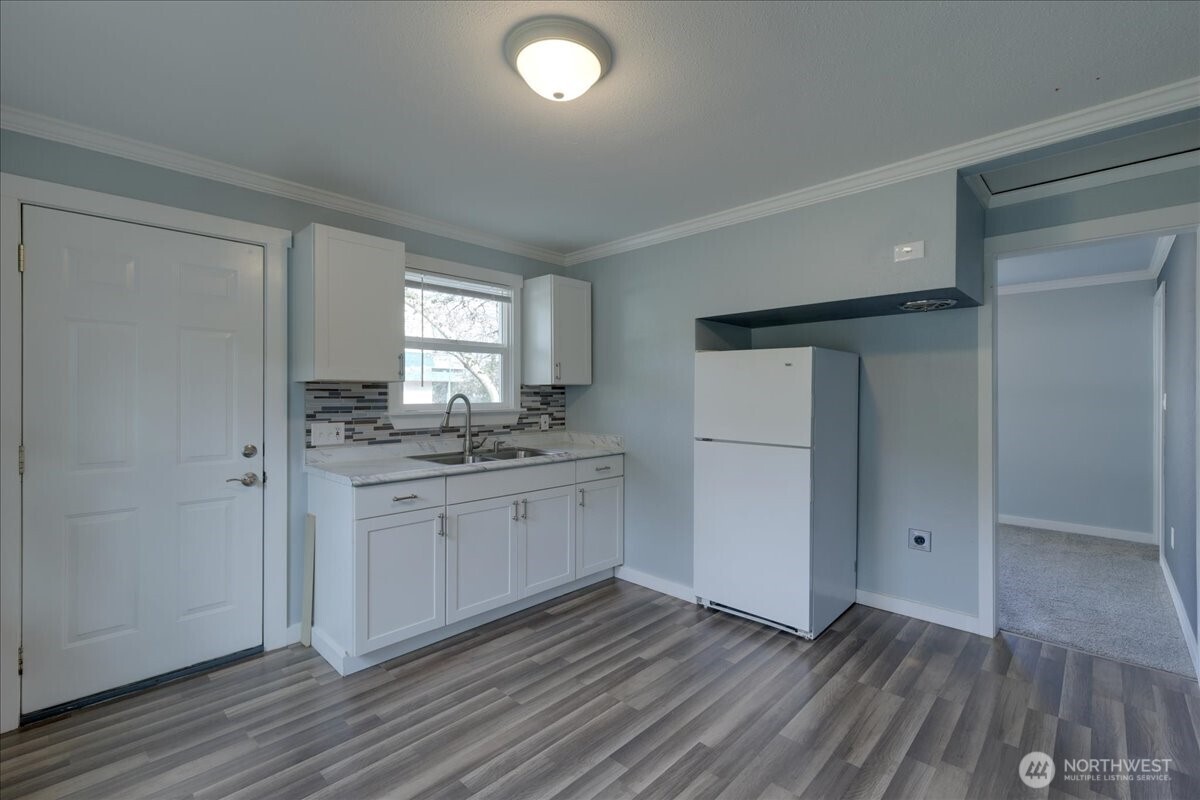 150 Hardie Avenue 1-6 Property Photo 11