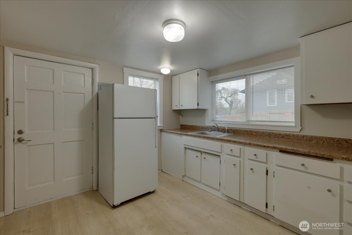 150 Hardie Avenue 1-6 Property Photo 13