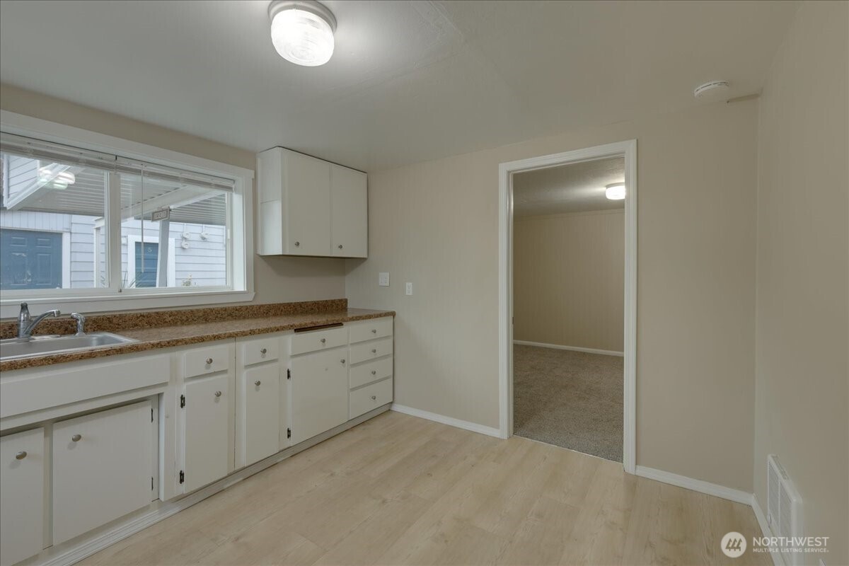 150 Hardie Avenue 1-6 Property Photo 16
