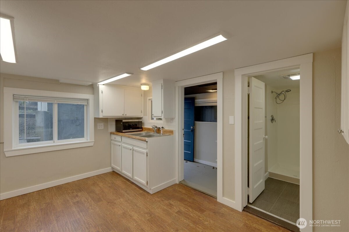 150 Hardie Avenue 1-6 Property Photo 17