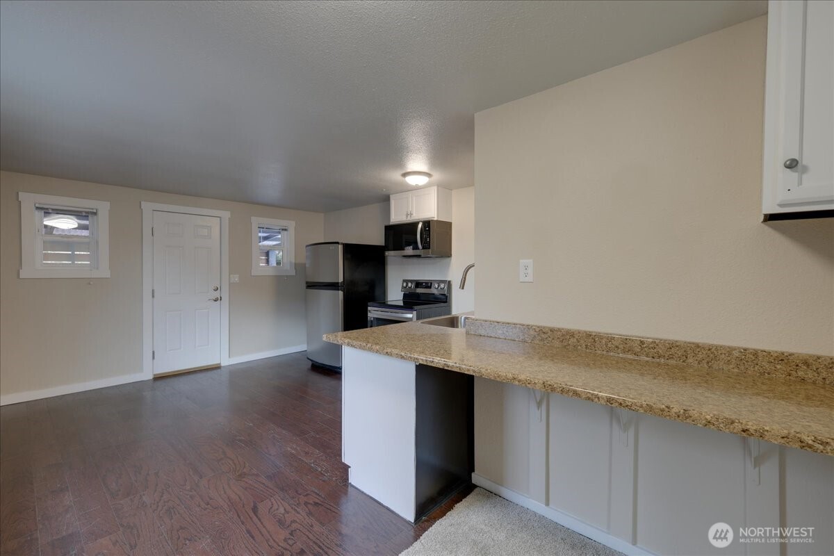150 Hardie Avenue 1-6 Property Photo 25