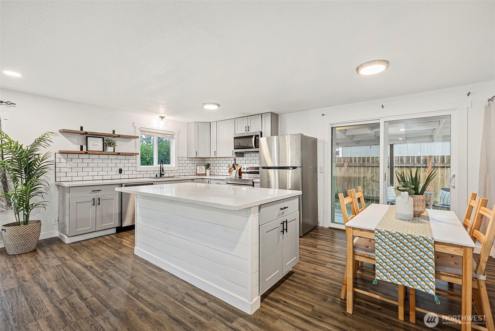 9011 Washington Boulevard Property Photo 12