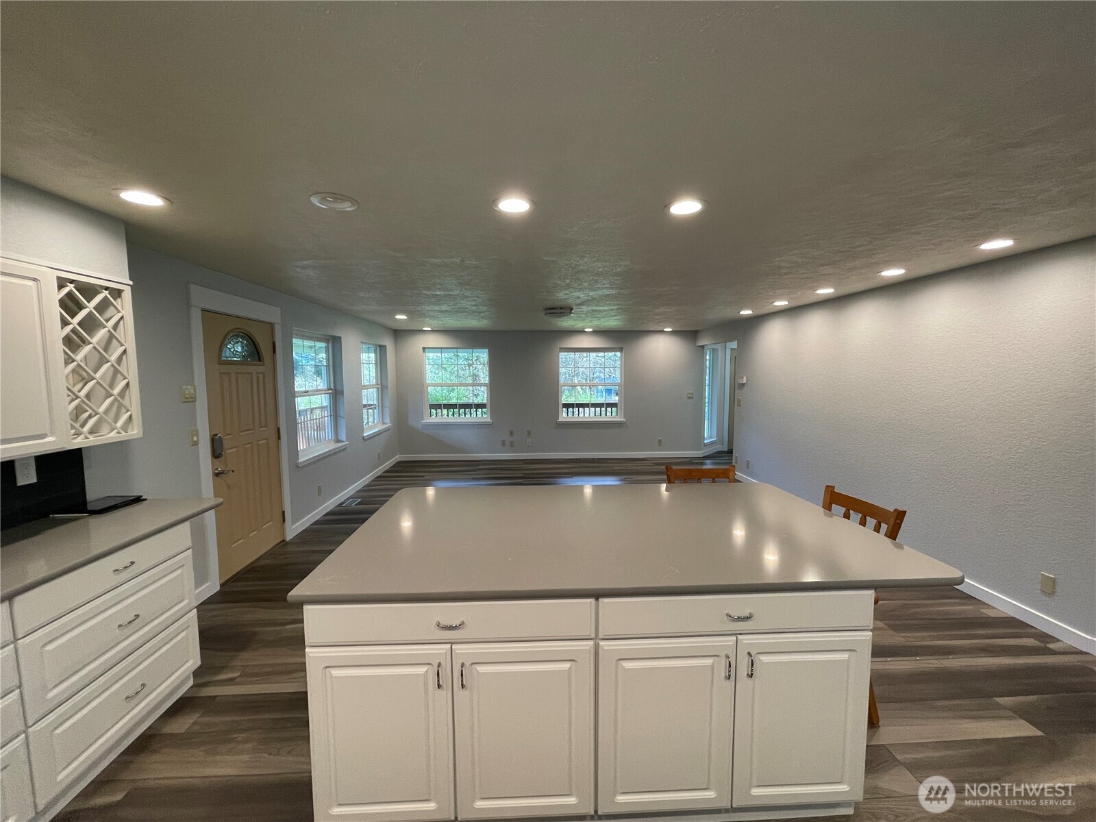 653 Sunset Avenue Property Photo 8