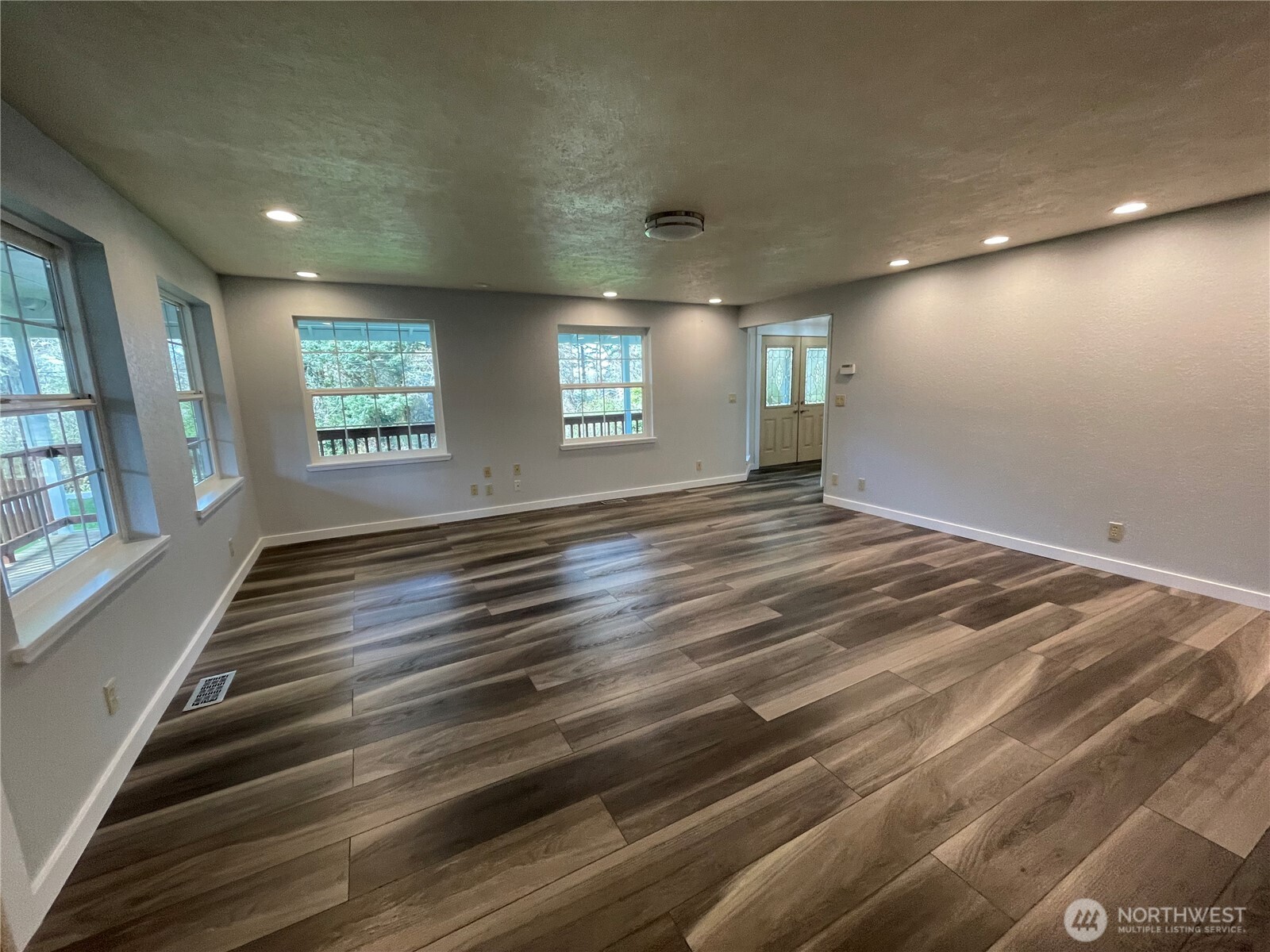 653 Sunset Avenue Property Photo 13