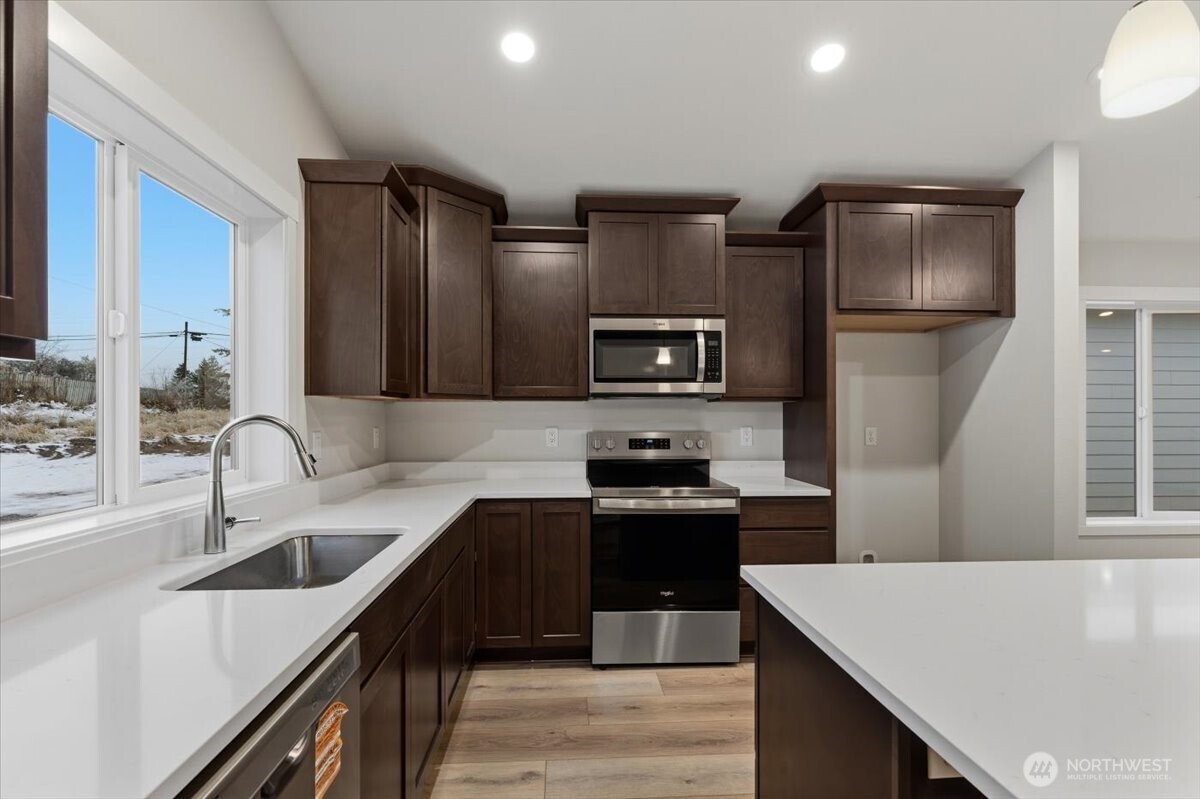 34 Simpson Street Property Photo 12