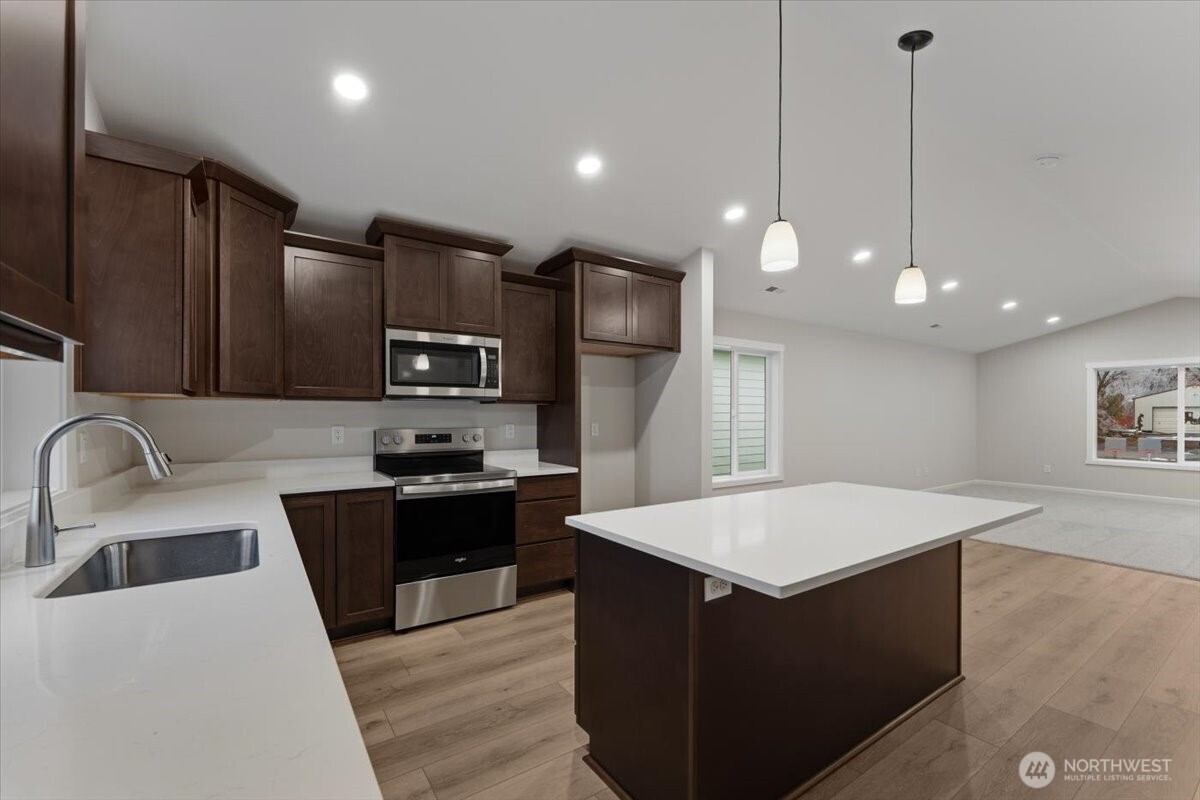 34 Simpson Street Property Photo 13