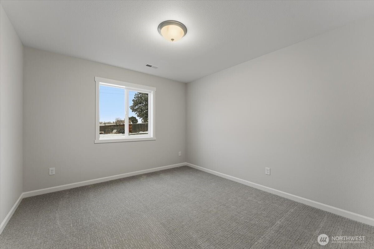34 Simpson Street Property Photo 18