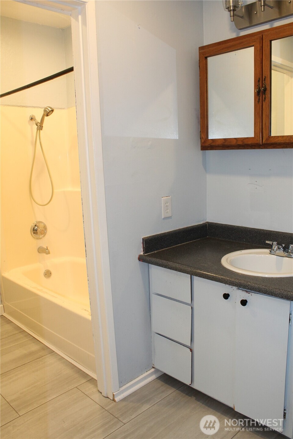 2735 Michigan Street Property Photo 6