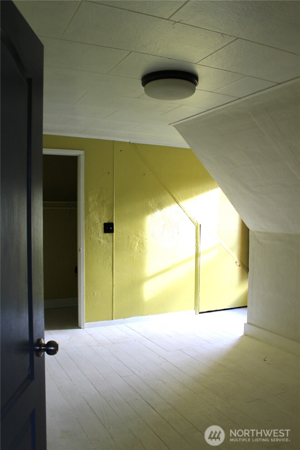 2735 Michigan Street Property Photo 14