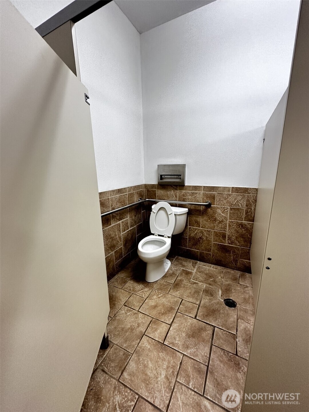 2701 Sumner Avenue Property Photo 9
