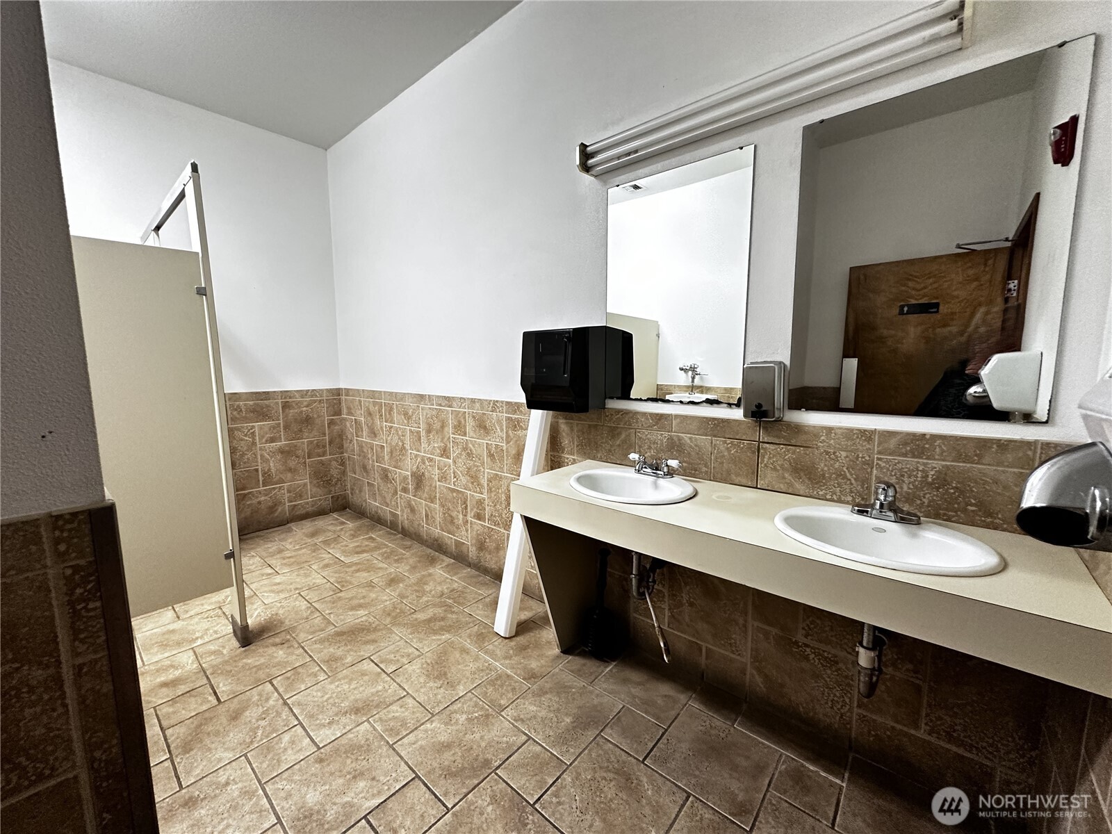2701 Sumner Avenue Property Photo 10