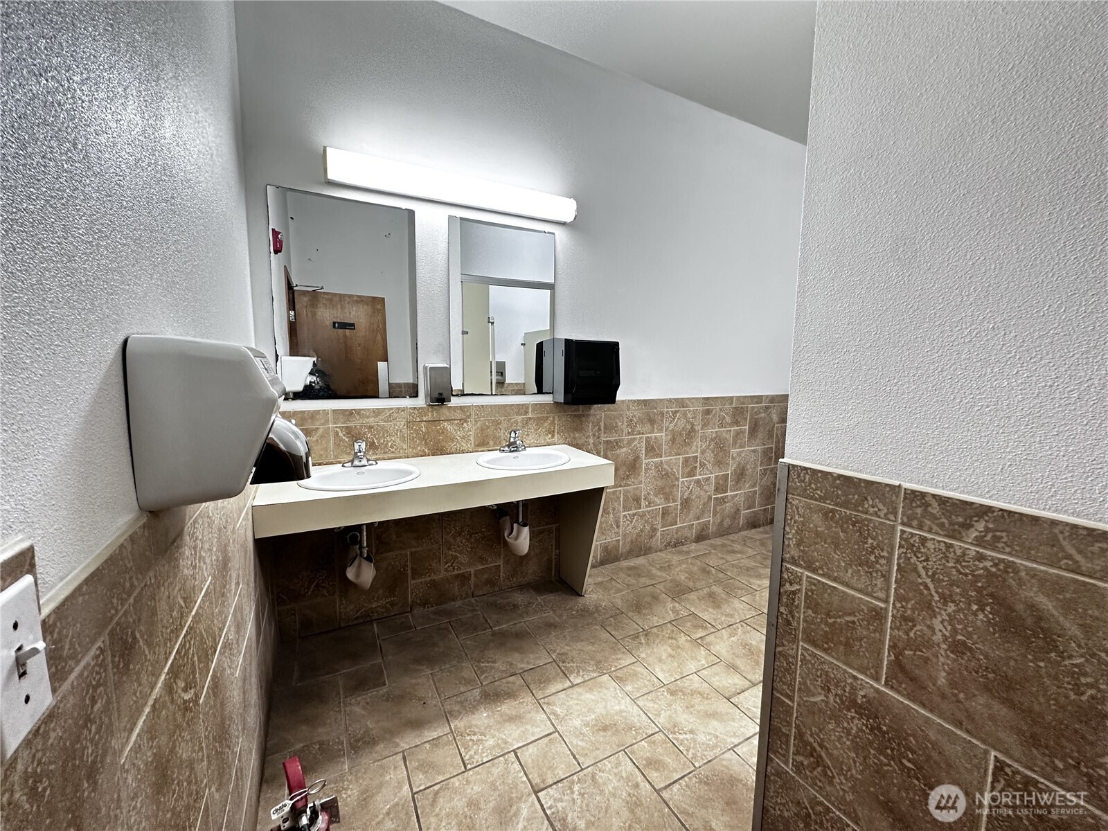 2701 Sumner Avenue Property Photo 11