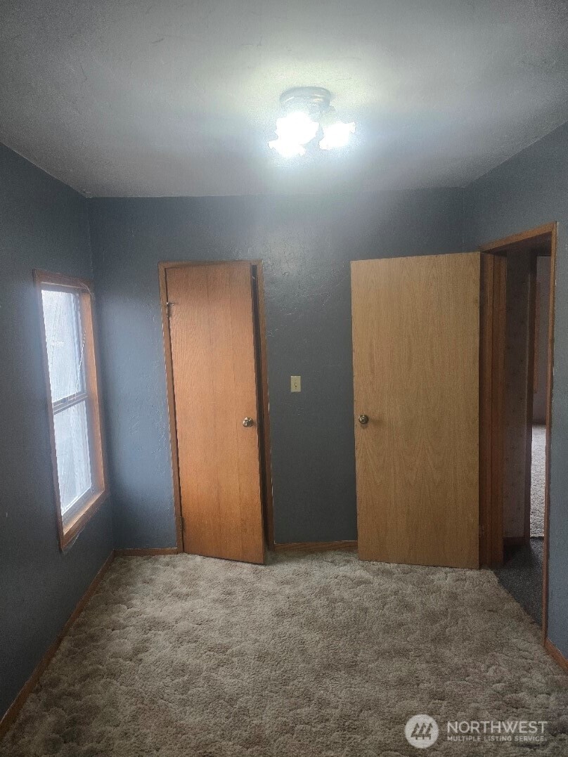 307 E 3rd Avenue Property Photo 24