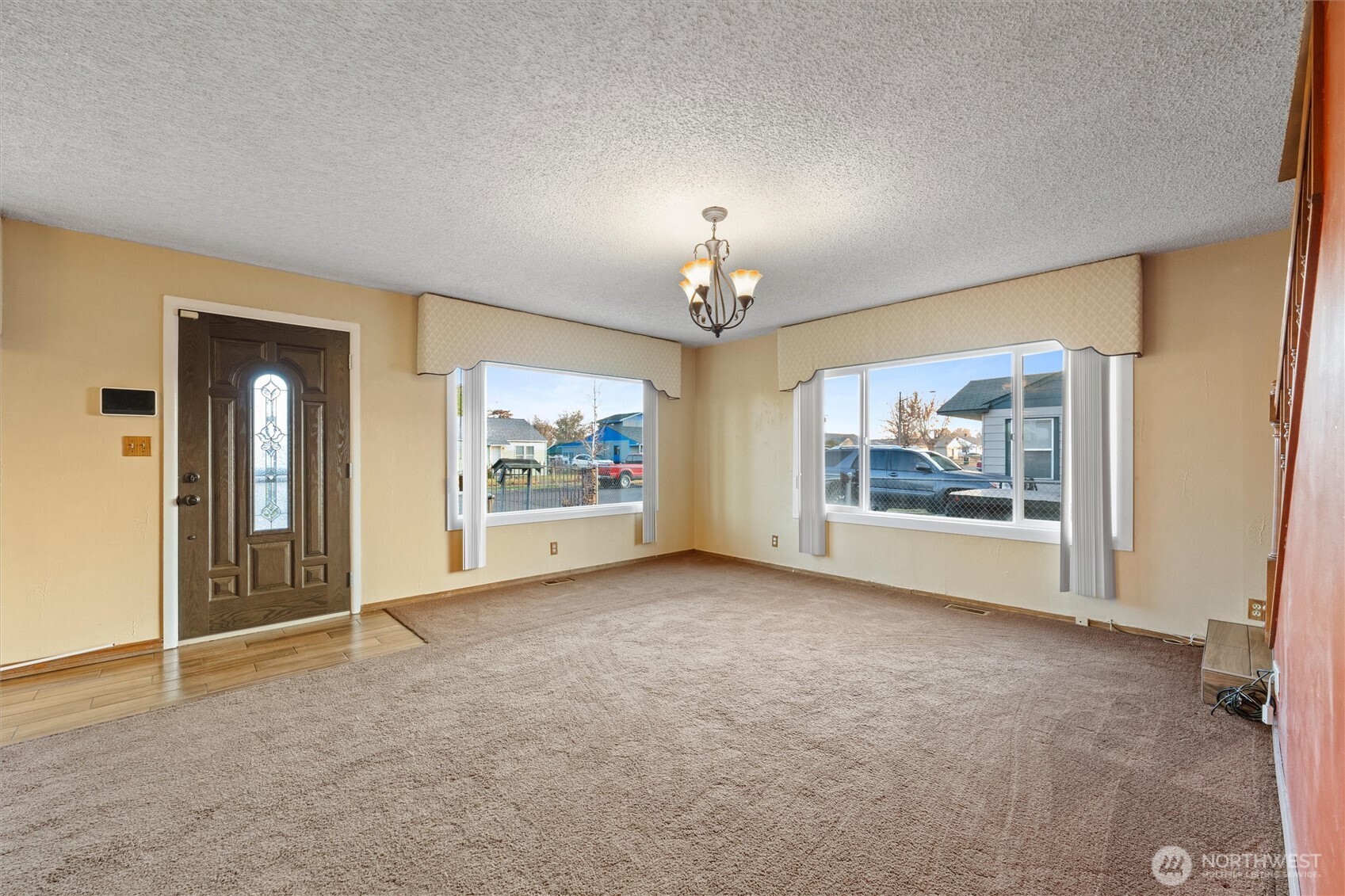 2208 W Spruce Property Photo 5
