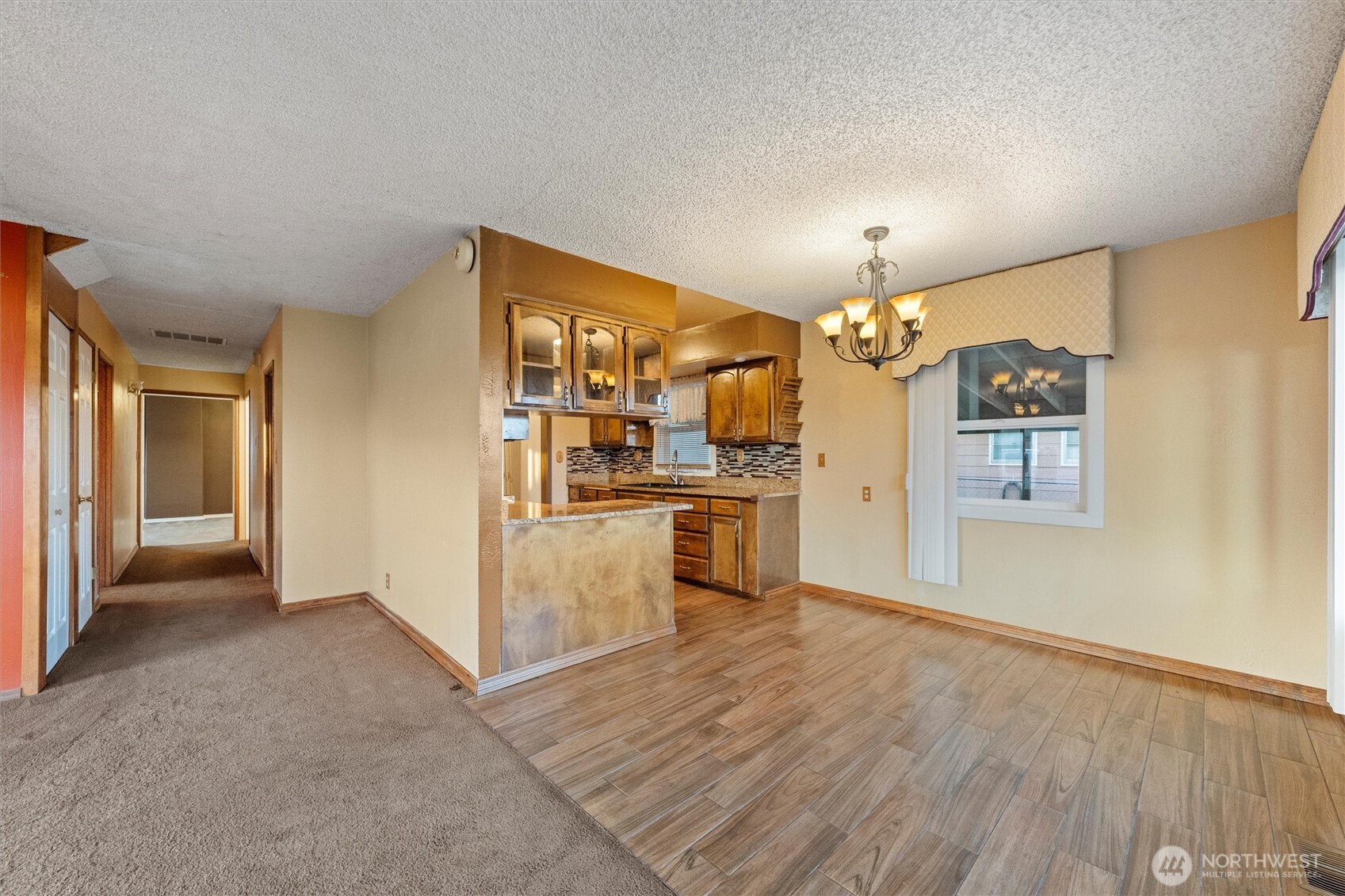 2208 W Spruce Property Photo 8