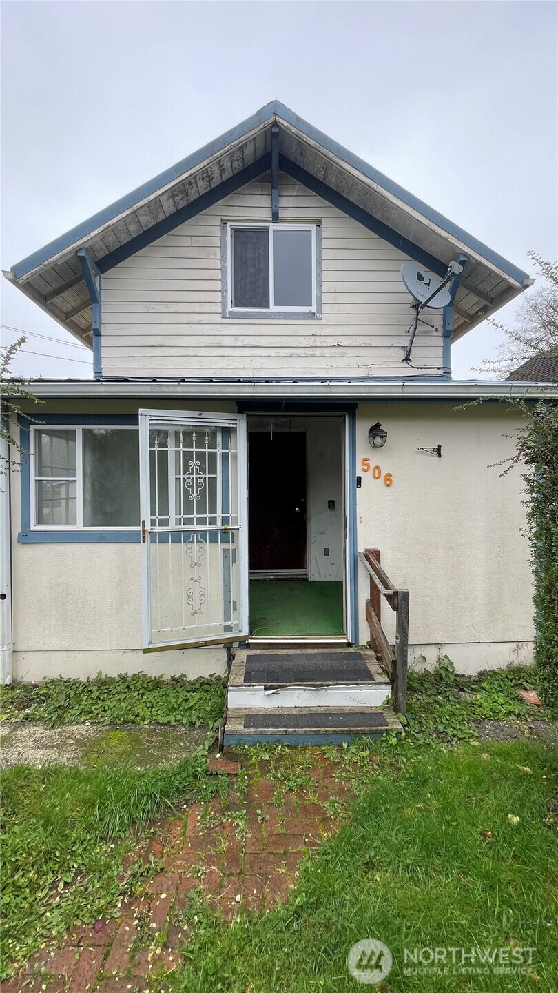 506 W Huntley Street Property Photo 3