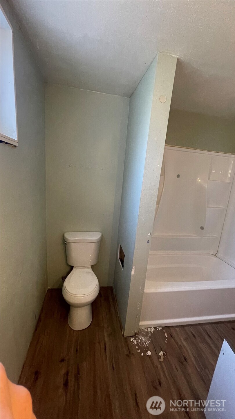 506 W Huntley Street Property Photo 16