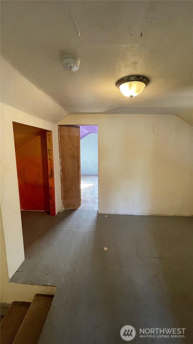 506 W Huntley Street Property Photo 23
