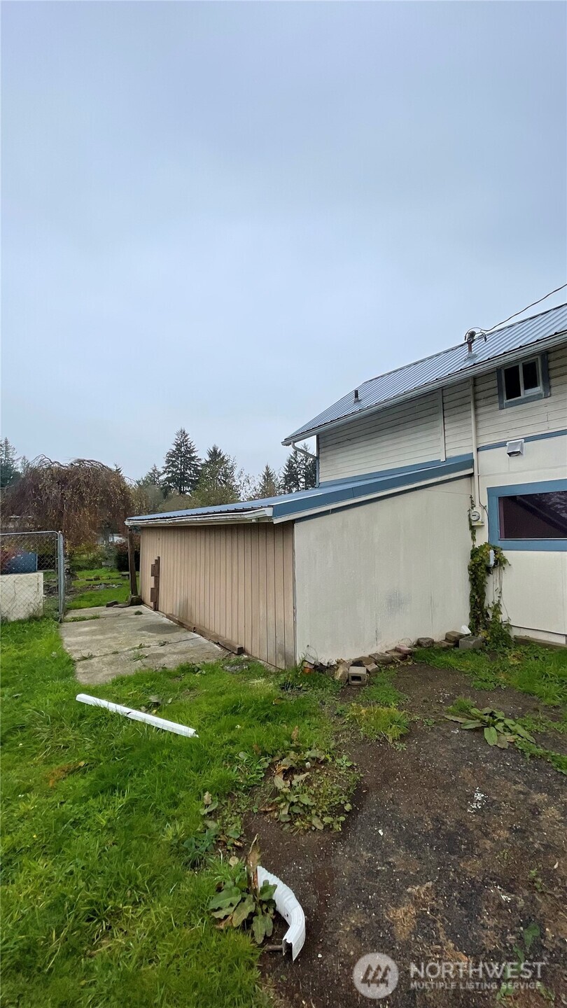506 W Huntley Street Property Photo 28