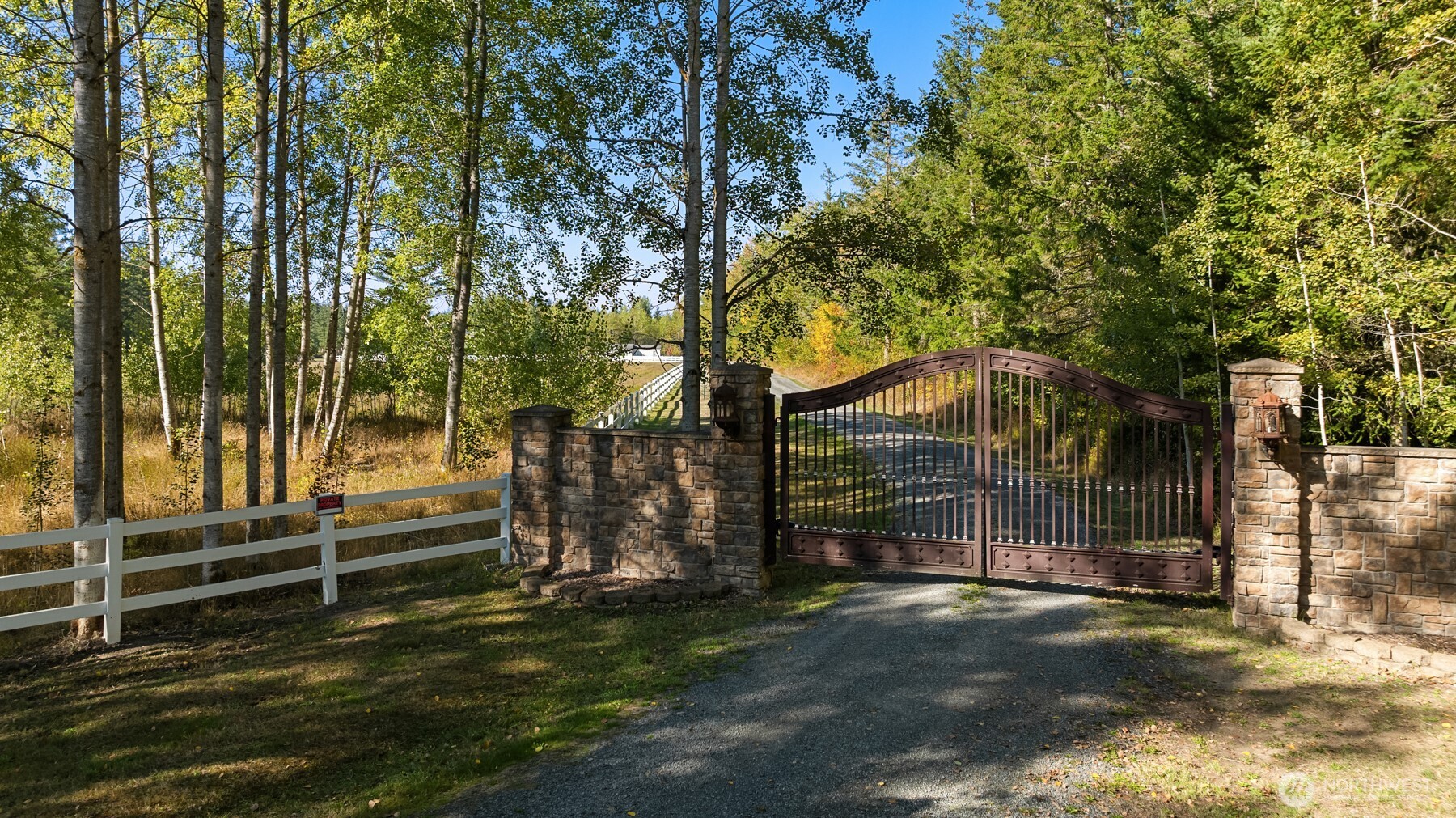 2456290 Property Photo 7