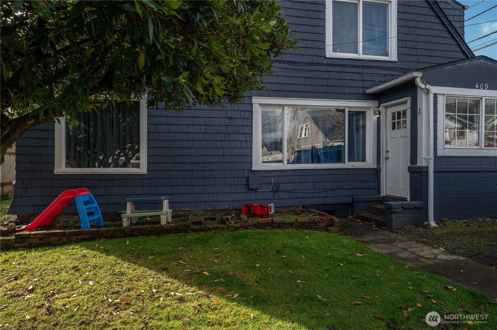 409 N M Street Property Photo 2