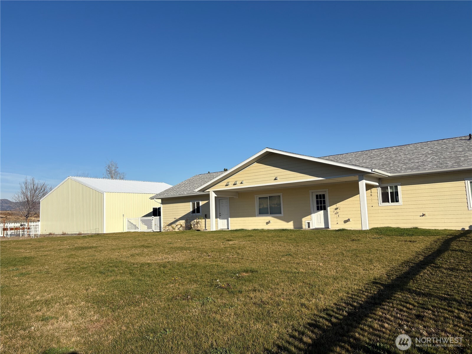 5 Red Apple Drive Property Photo 2