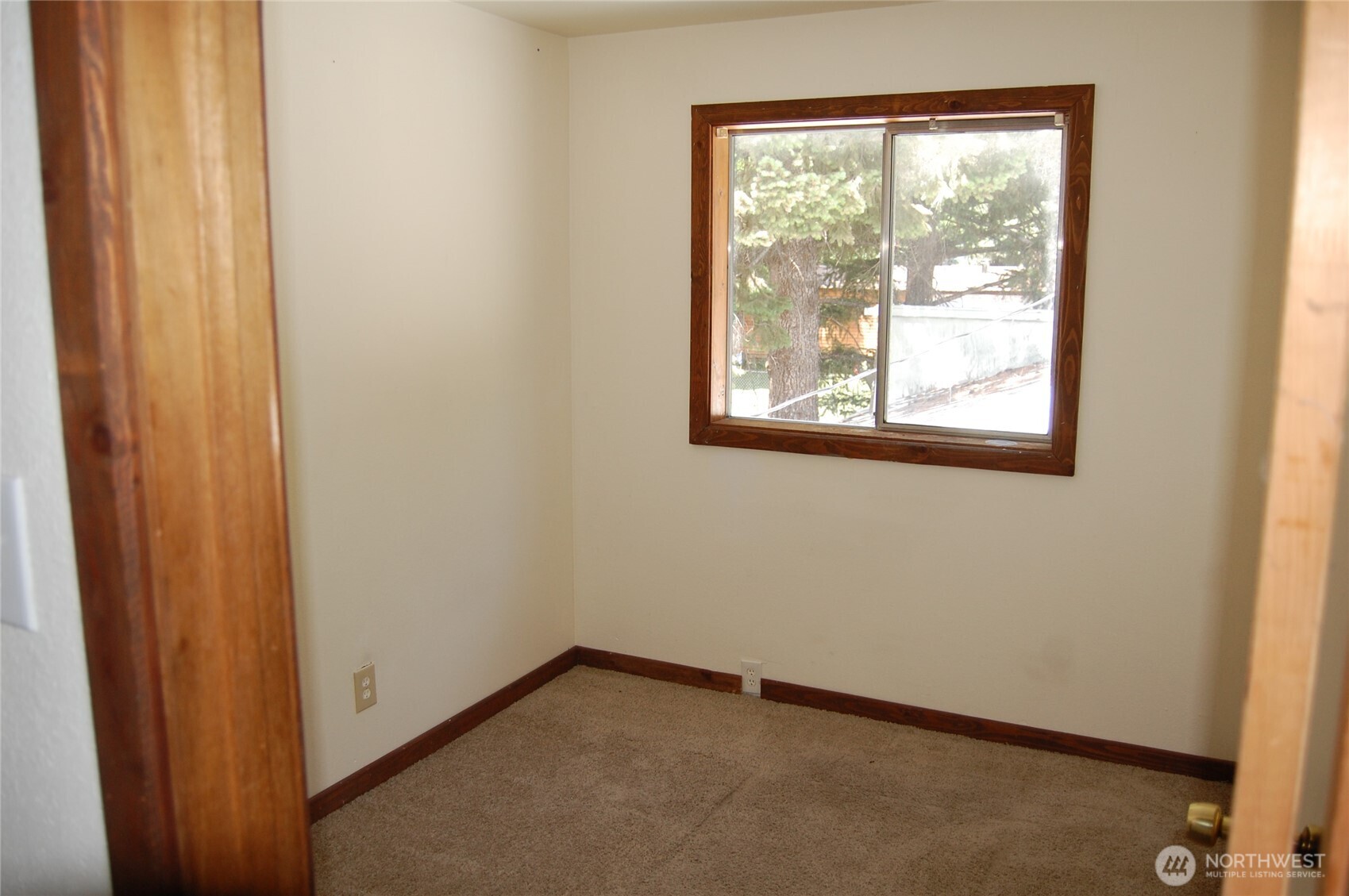 117 E Lake Street Property Photo 10