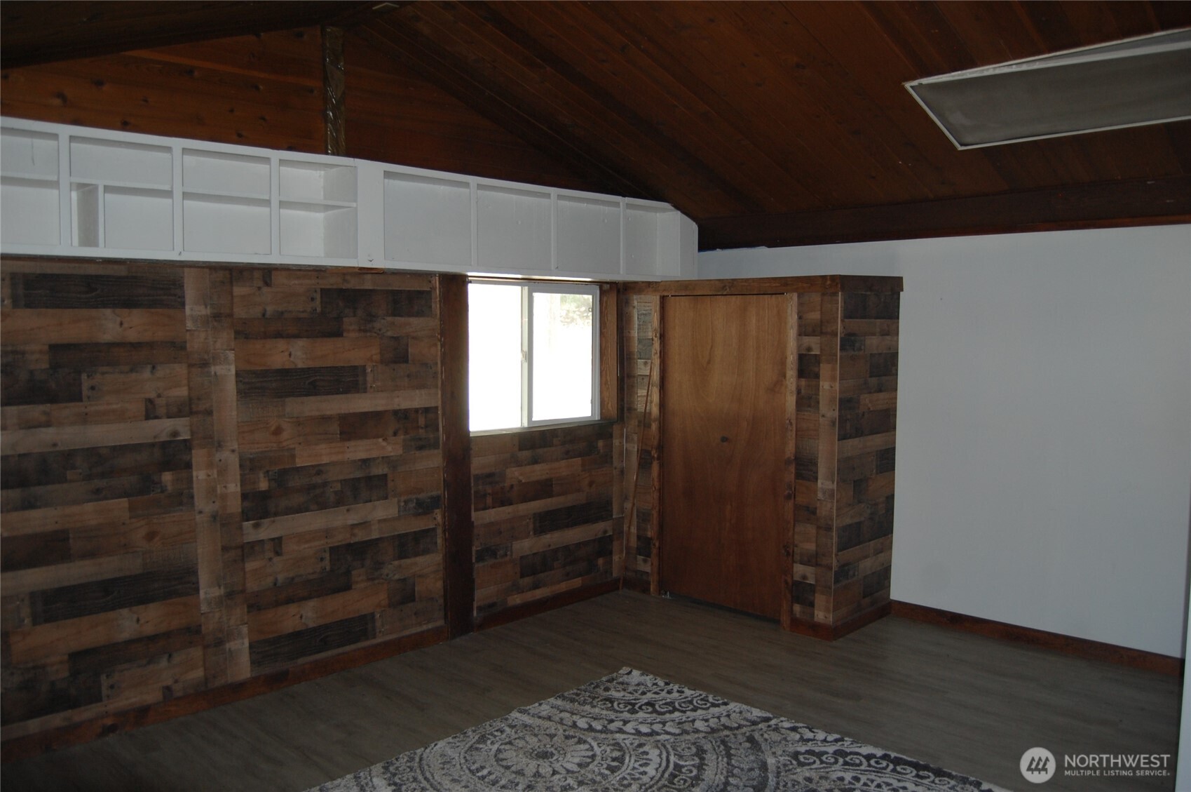 117 E Lake Street Property Photo 13