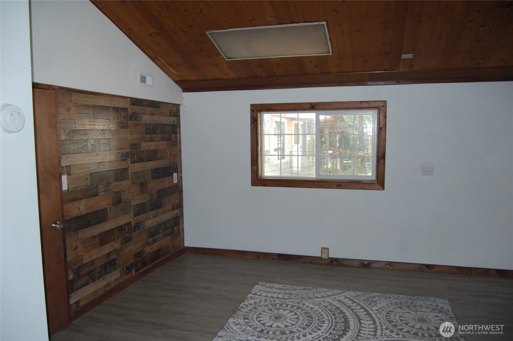 117 E Lake Street Property Photo 14