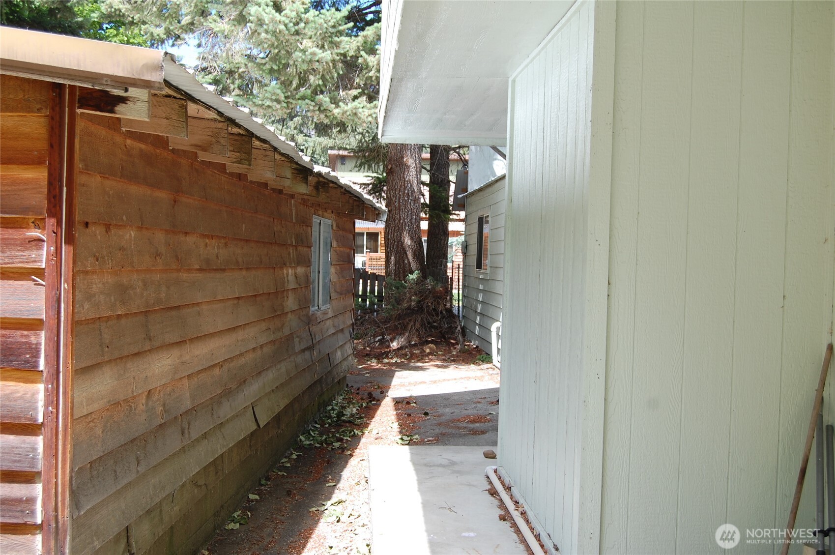 117 E Lake Street Property Photo 27