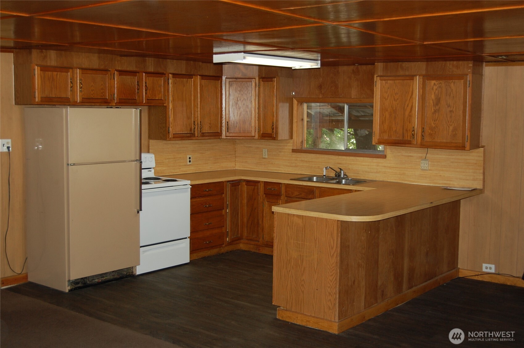 117 E Lake Street Property Photo 28
