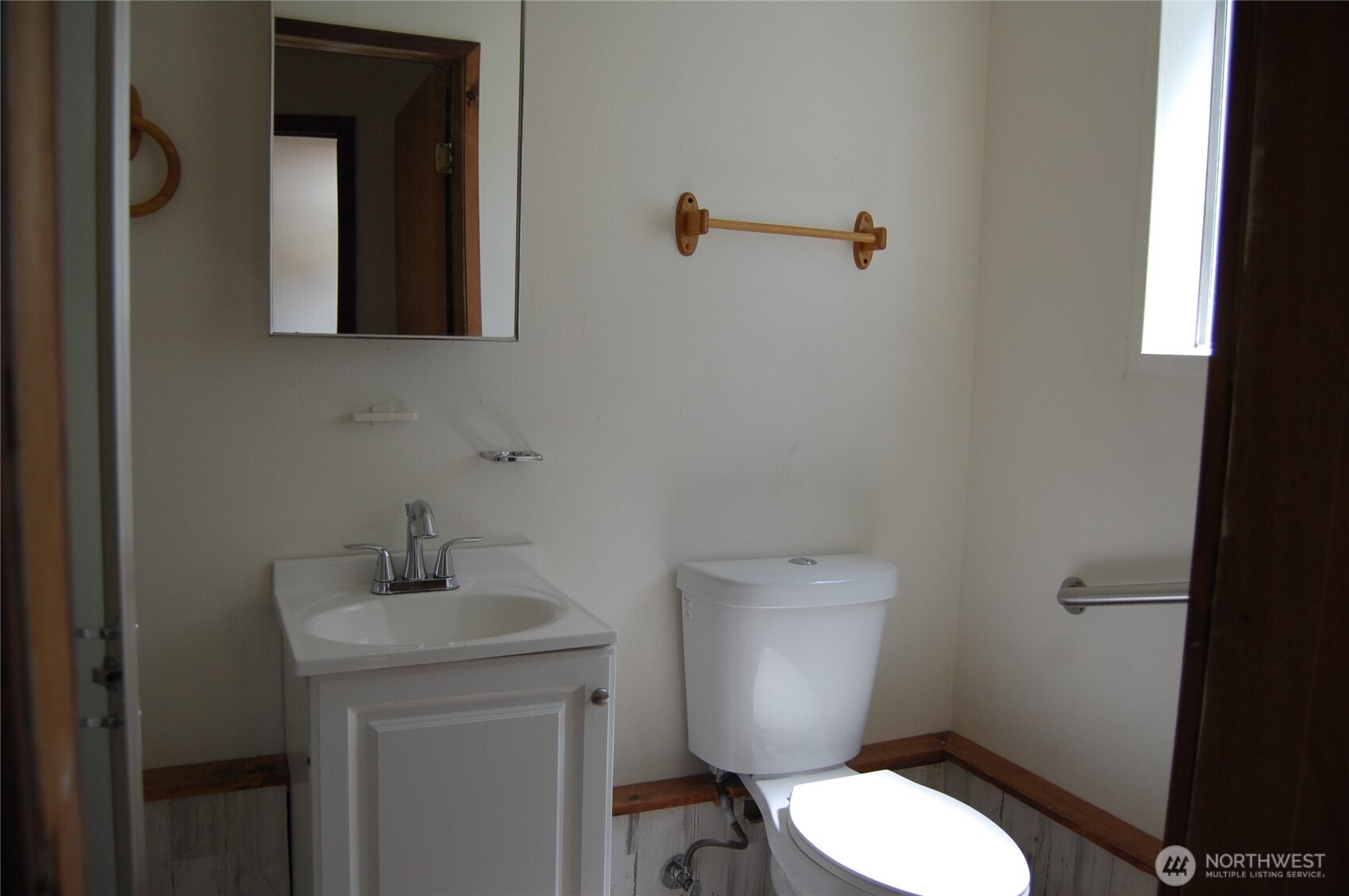 117 E Lake Street Property Photo 32