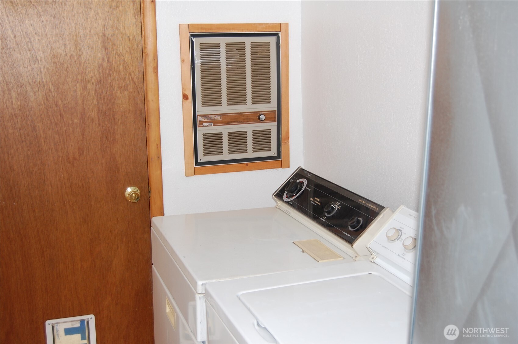 117 E Lake Street Property Photo 35