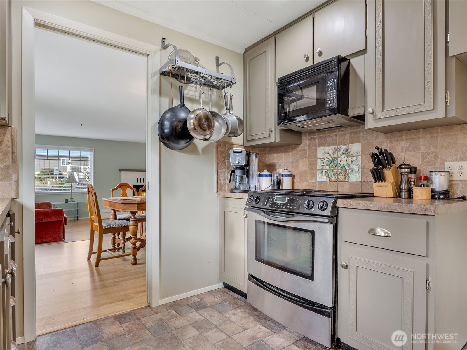23716 J Place Property Photo 14
