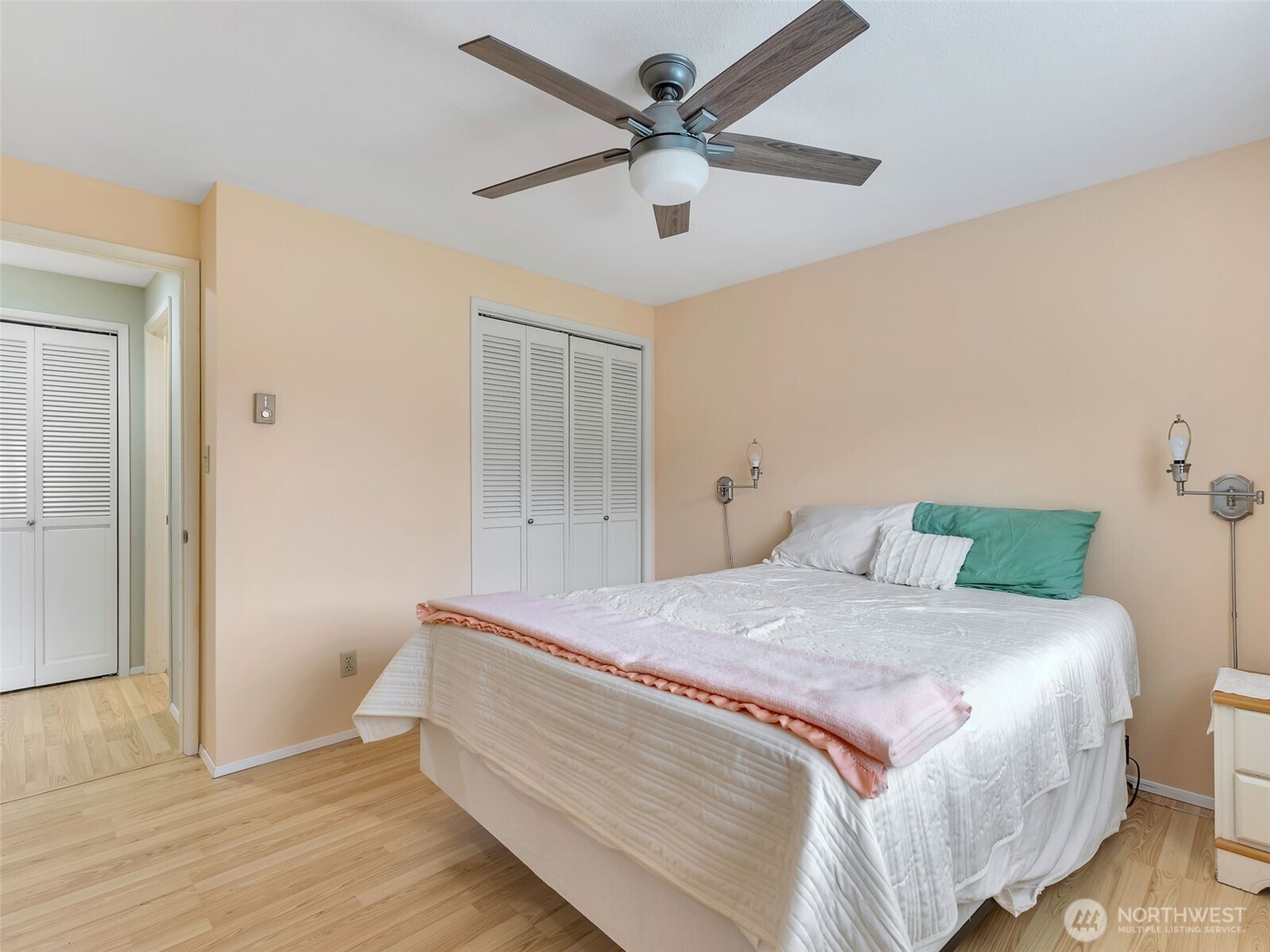23716 J Place Property Photo 25