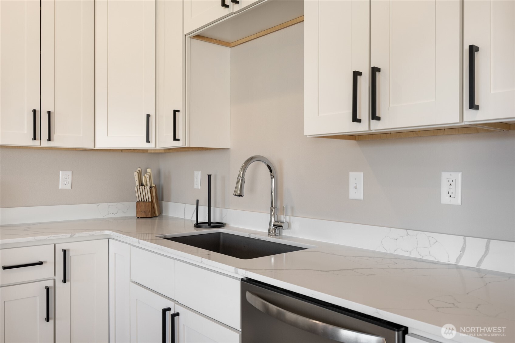370 Ivy Street E23 Property Photo 12