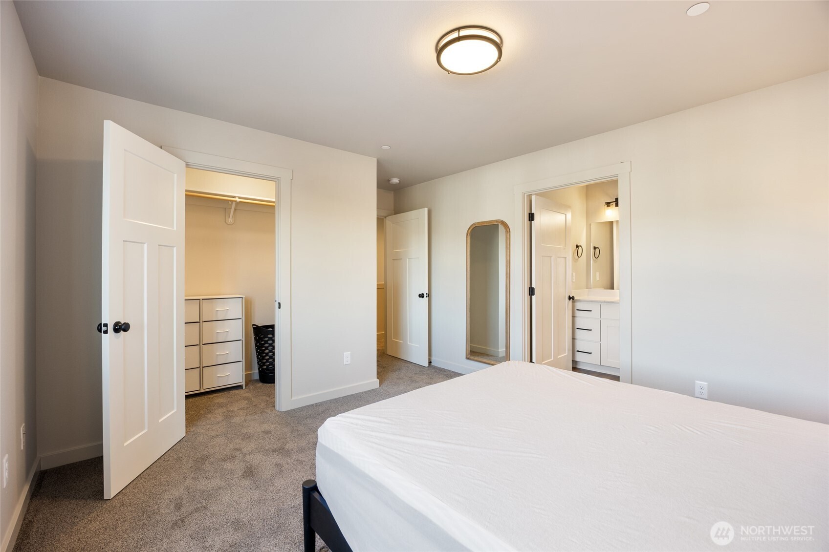 370 Ivy Street E23 Property Photo 16