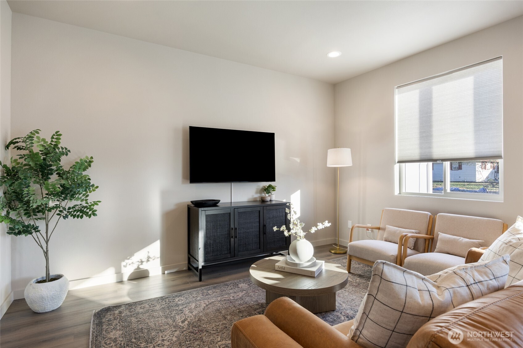 370 Ivy Street E24 Property Photo 6