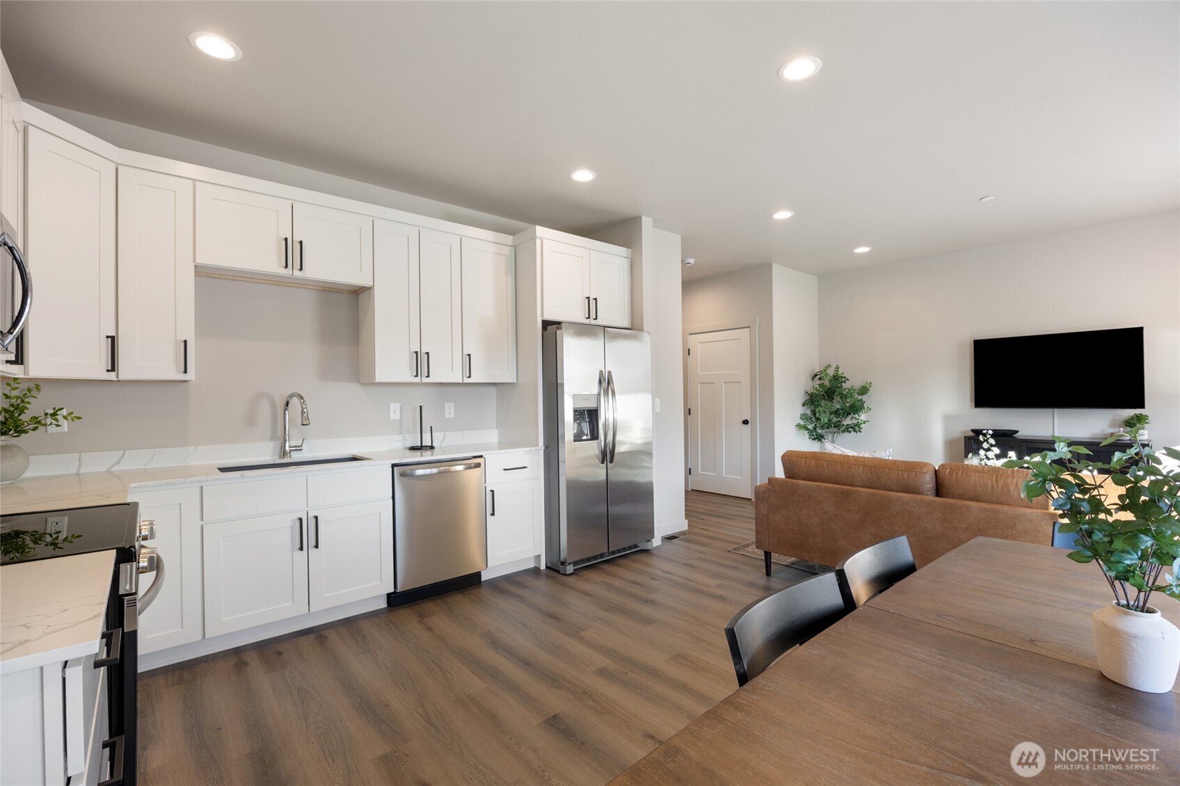 370 Ivy Street E24 Property Photo 13