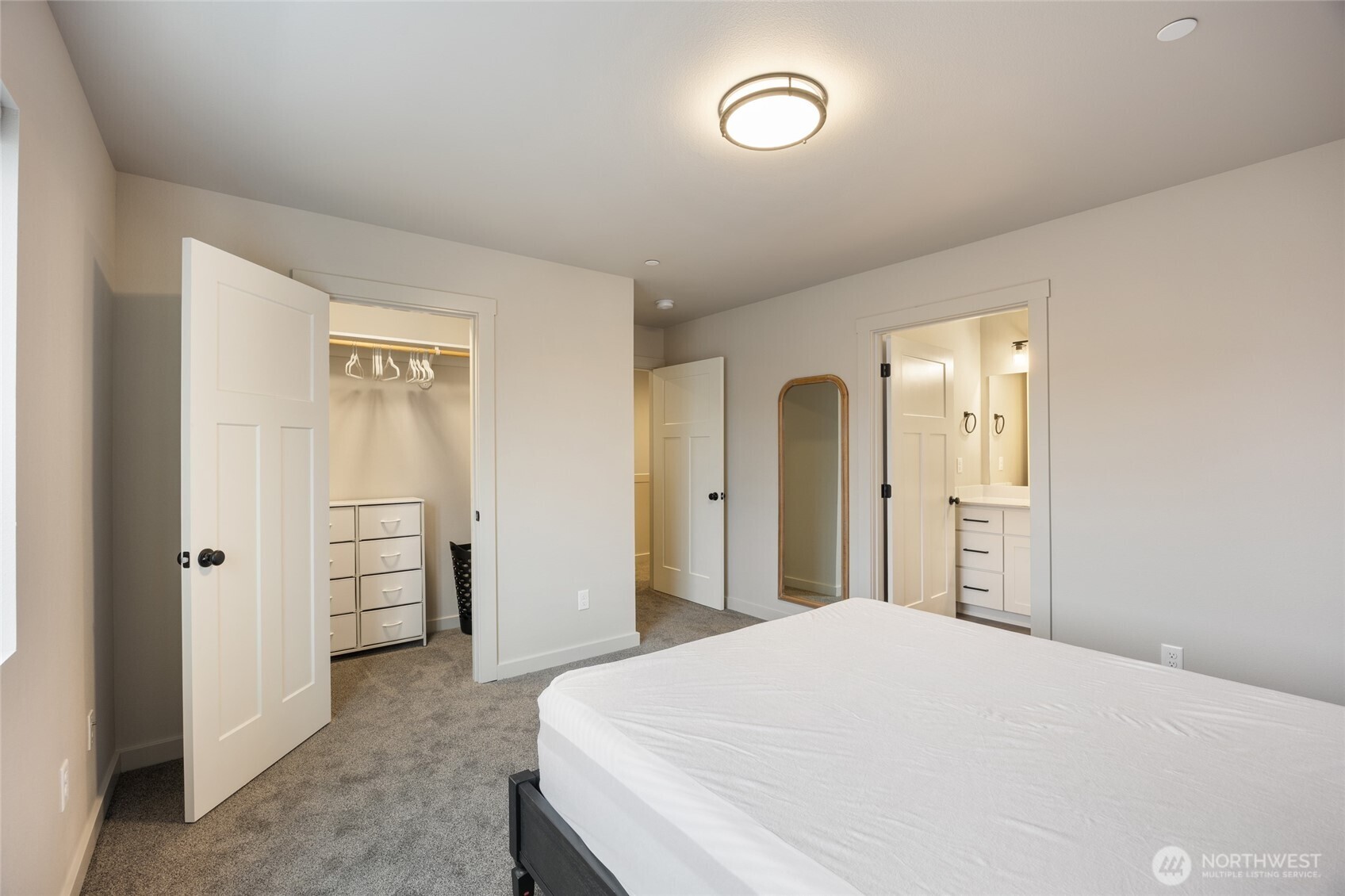 370 Ivy Street E24 Property Photo 17