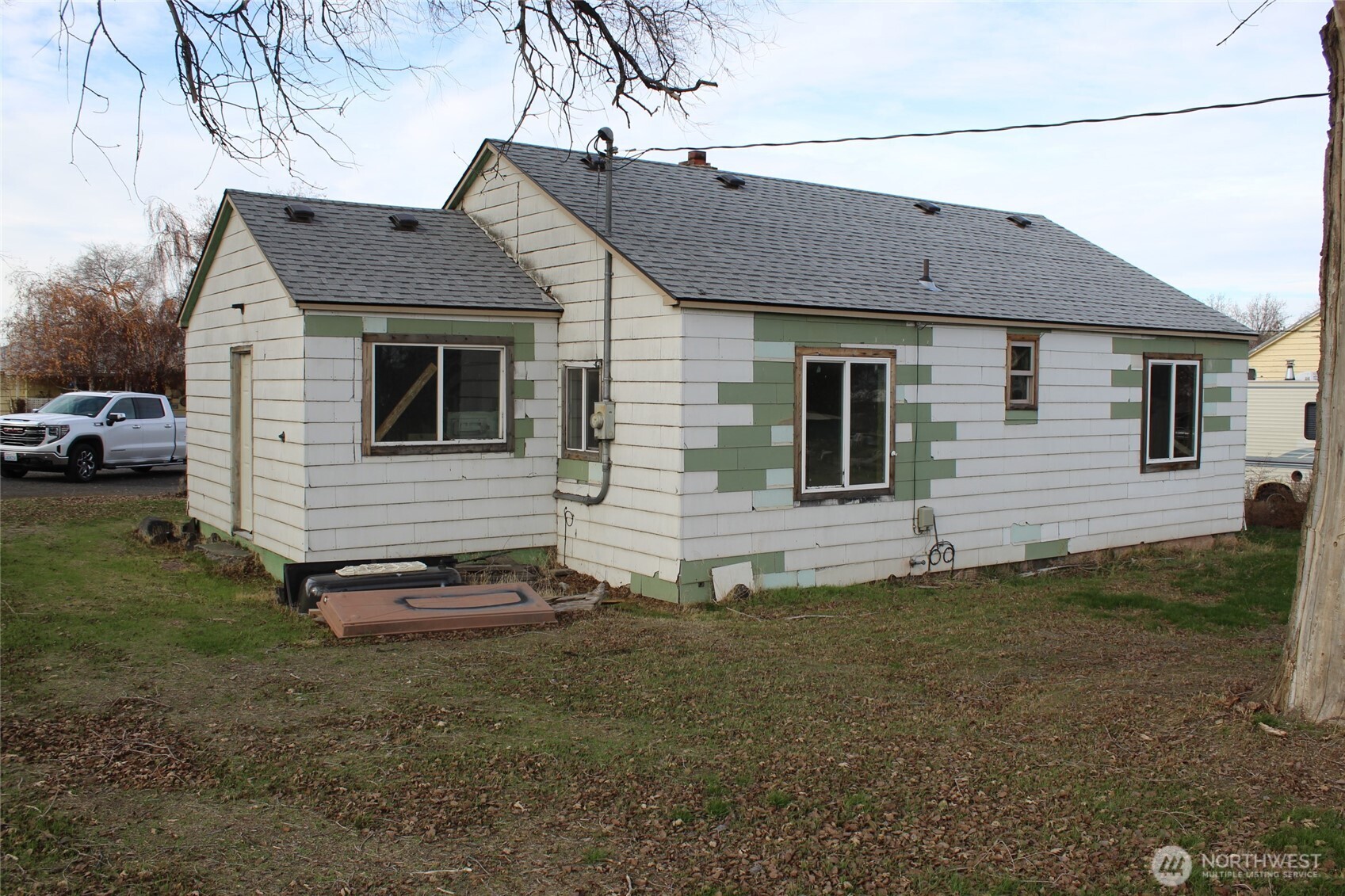 113 S Lutcher Avenue Property Photo 3