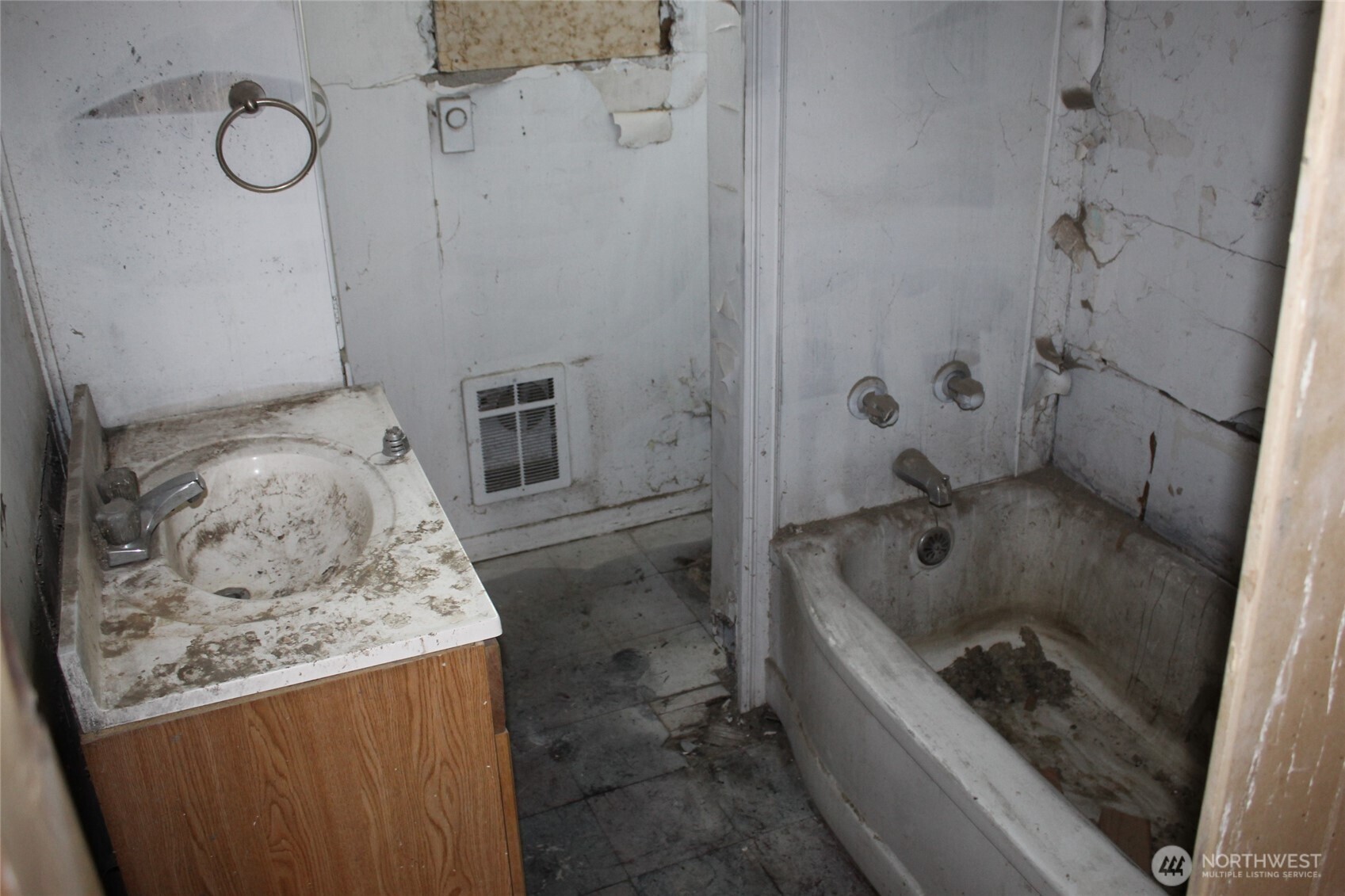 113 S Lutcher Avenue Property Photo 11