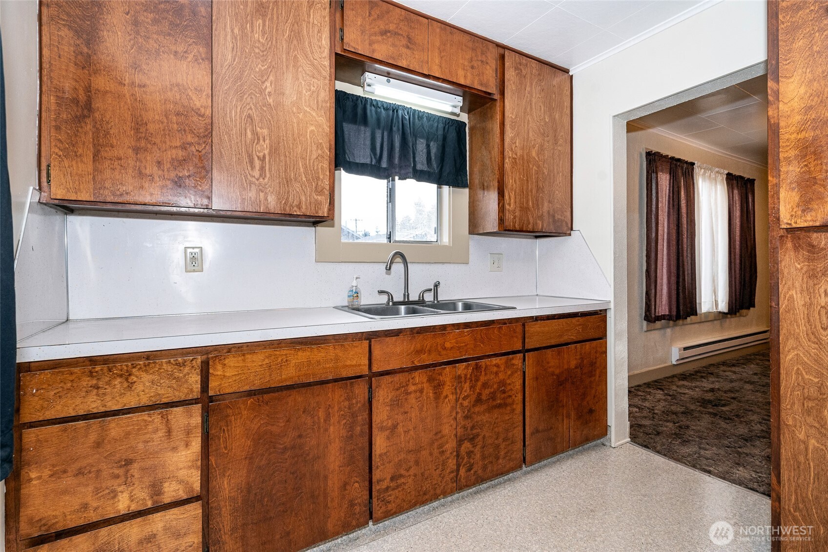 916 L Street Property Photo 8