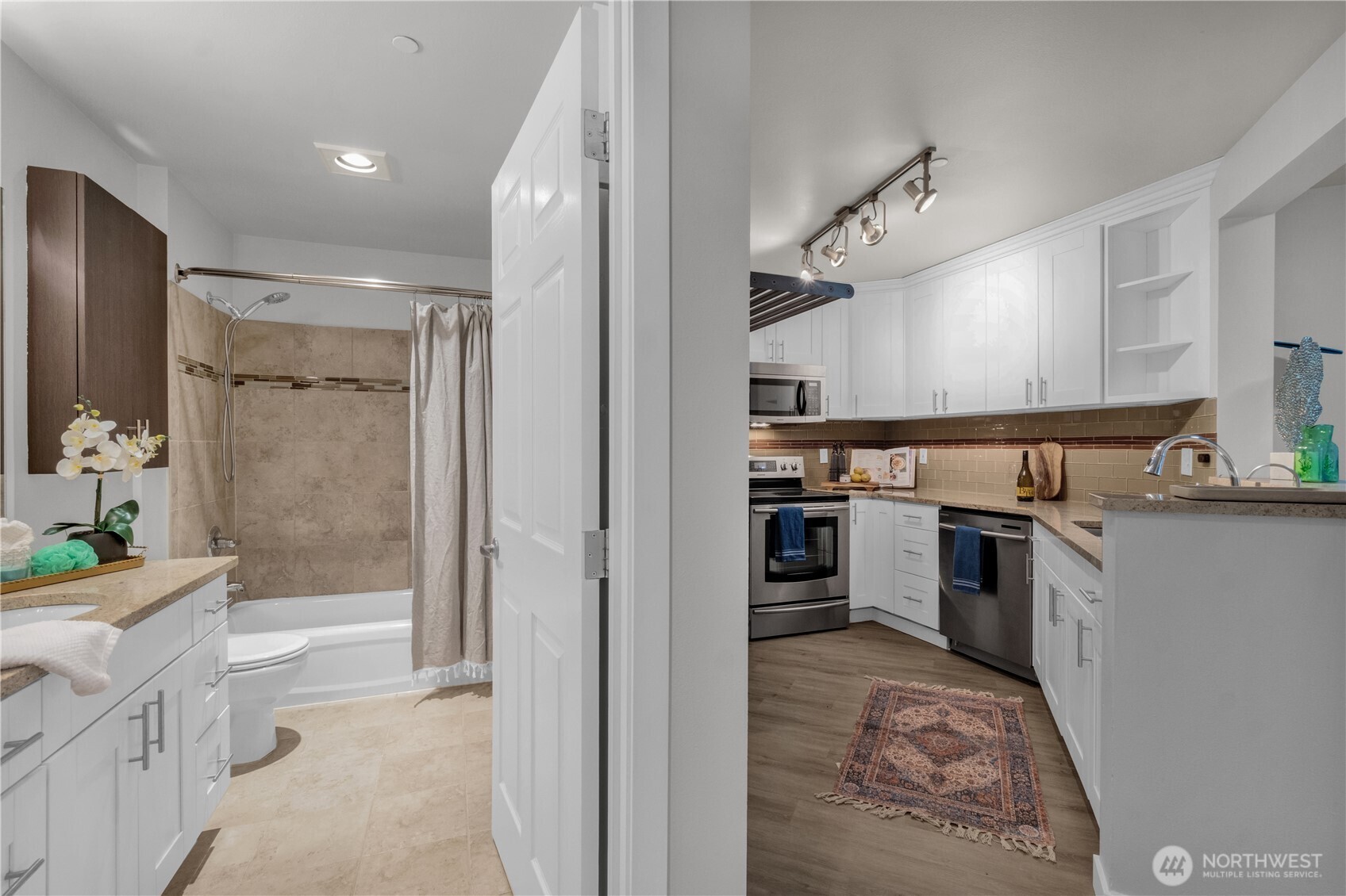 1125 E Olive Street 212 Property Photo 6