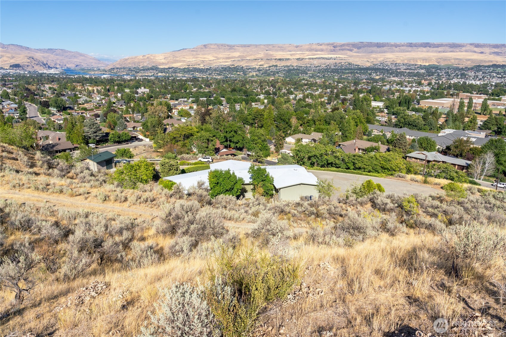 1 Nna Skyline Drive Property Photo 7