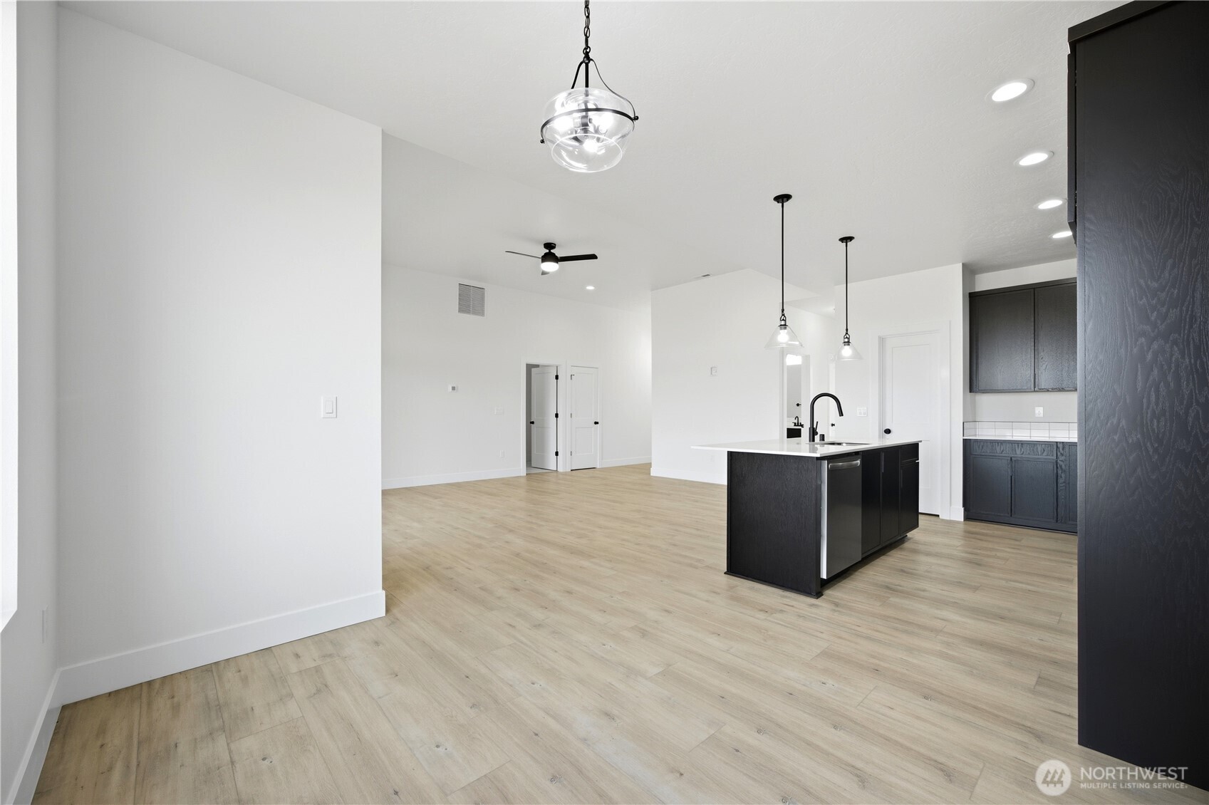 1605 7th Avenue Property Photo 4