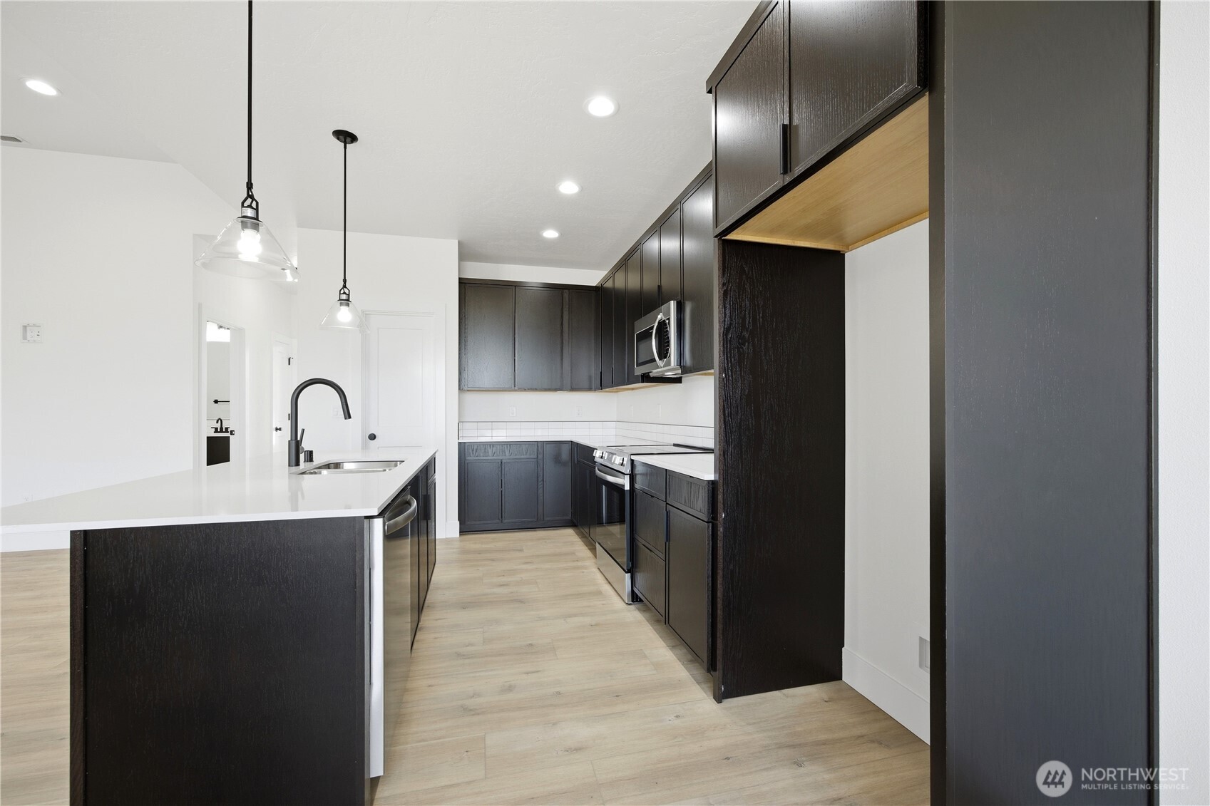 1605 7th Avenue Property Photo 6